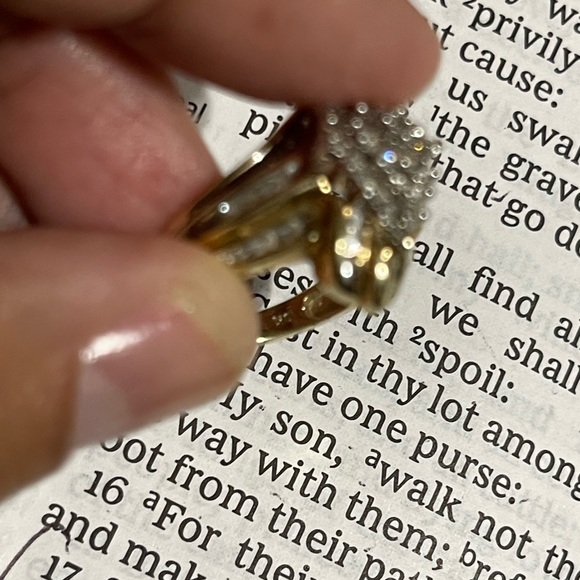 Solid yellow gold diamond ring - Picture 7 of 7